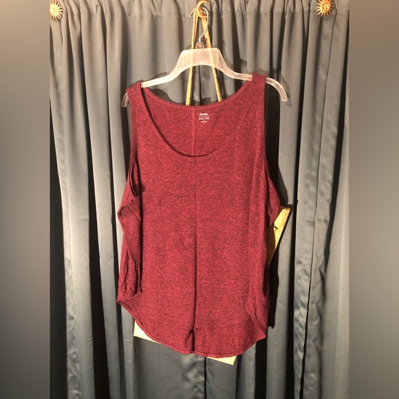 Old navy sleeveless pocket top (inventory tub #1) - Picture 5 of 7